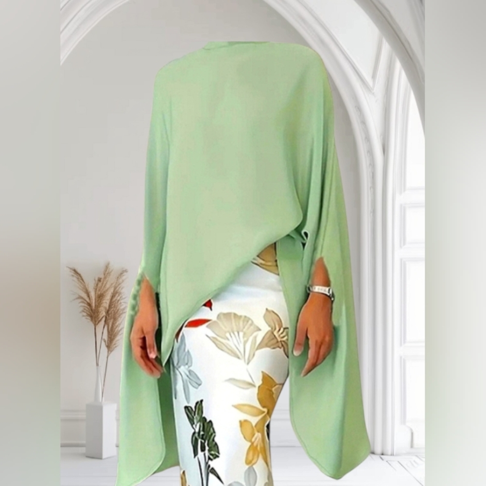 Elegant Sage Green Women's Poncho Style Blouse Size XL Boutique item